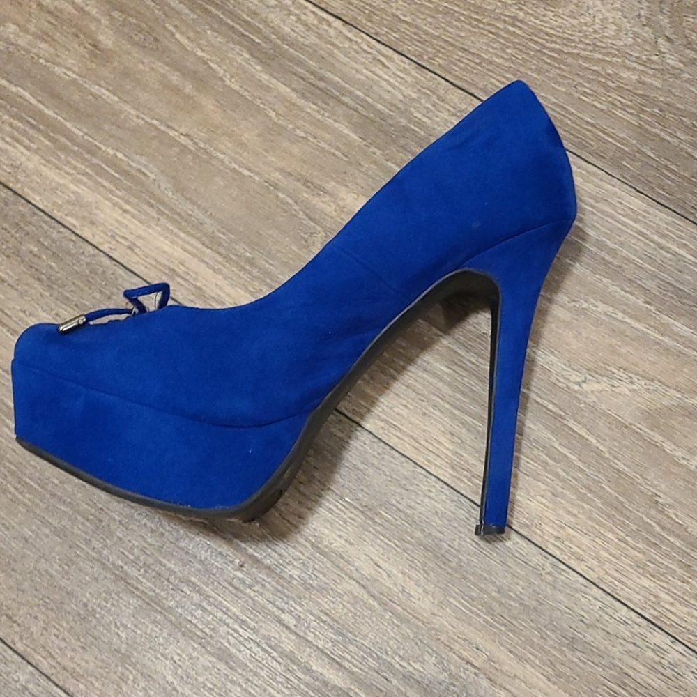 Shoes - Picture 4 of 4